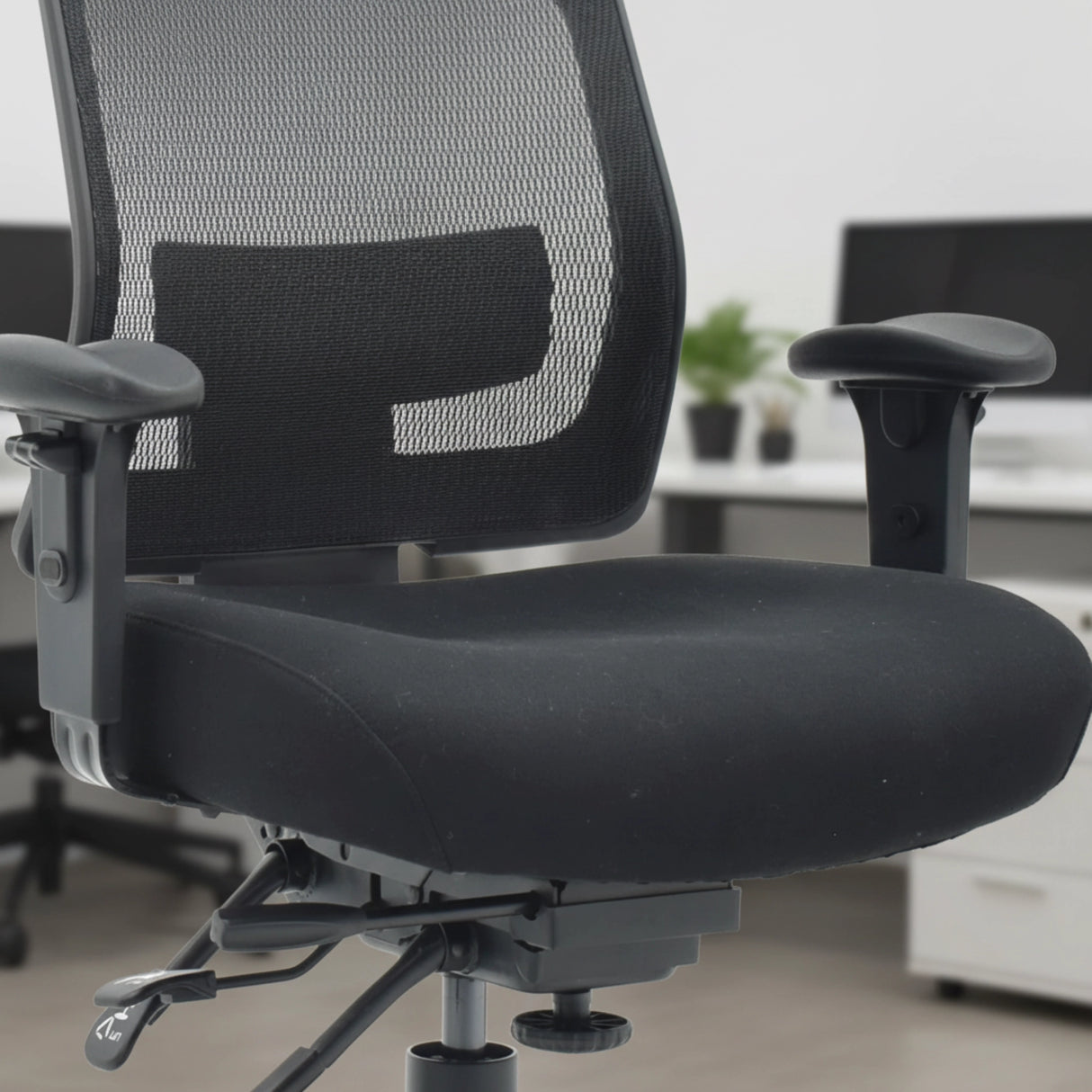 Ergonomic Office Chair TITAN